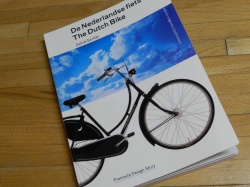 Nieuw tweetalig fietsboek op de markt: 